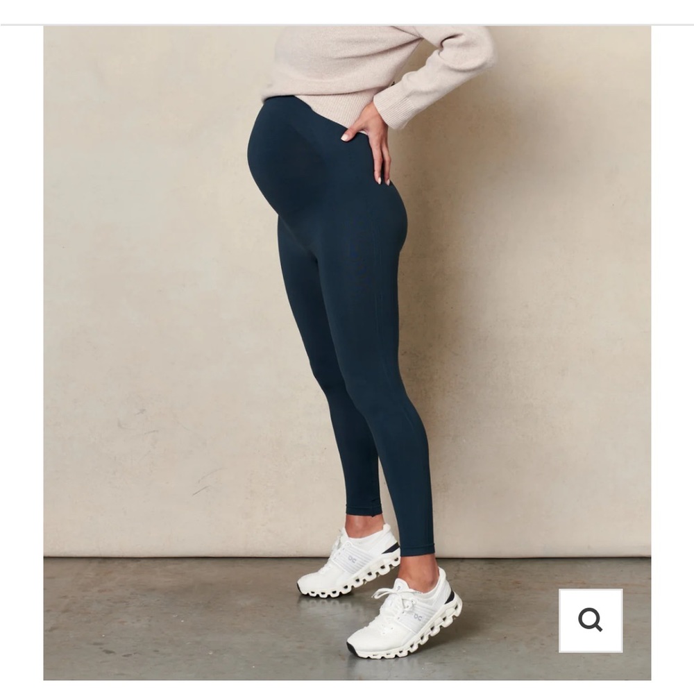 Blanqi Maternity leggings. Size medium.